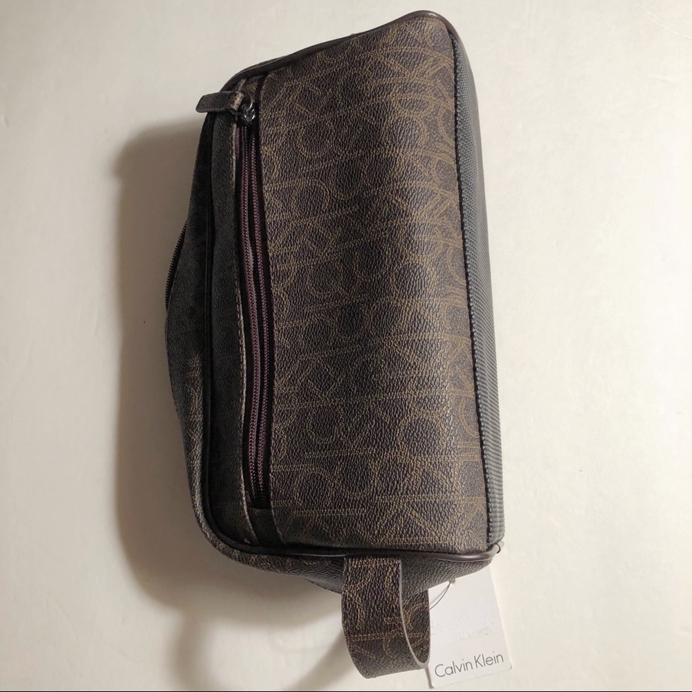 Calvin Klein Toiletry Bag - Picture 3 of 7